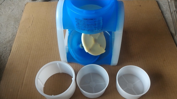 เครื่องปั่นน้ำแข็งไสแบบใช้มือหมุนของใหม่จากญี่ปุ่น วัสดุเกรดใช้กับอาหาร ทนร้อนทนเย็น