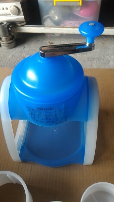 เครื่องปั่นน้ำแข็งไสแบบใช้มือหมุนของใหม่จากญี่ปุ่น วัสดุเกรดใช้กับอาหาร ทนร้อนทนเย็น