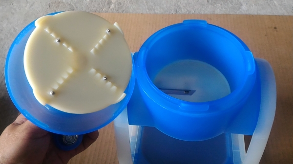 เครื่องปั่นน้ำแข็งไสแบบใช้มือหมุนของใหม่จากญี่ปุ่น วัสดุเกรดใช้กับอาหาร ทนร้อนทนเย็น