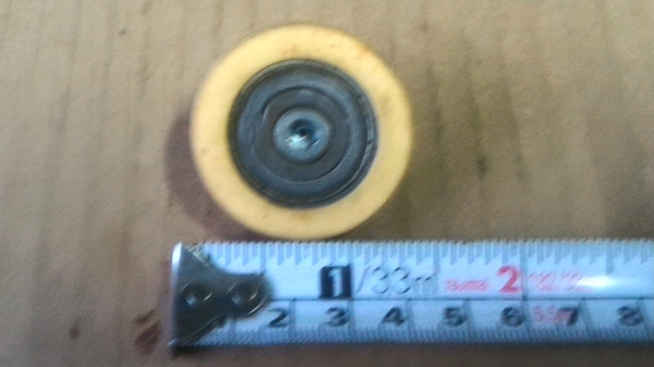 ชุดลูกกลิ้งยางกดสายพานอย่างดีจากญี่ปุ่น ทีลูกปืนช่วยให้หมุนคล่องขึ้น ขนาดตามภาพ