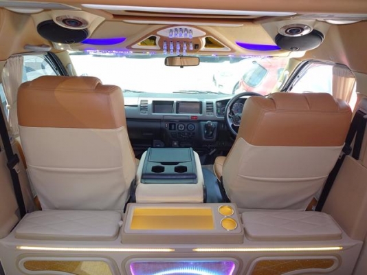 โทร 0922726669 ตันหยงเบสท์รถตู้ฝั่งธน COMMUTER ปี 2014  3,000cc ดีเซลล์ แต่งวีไอพี เบาะหนัง 4 แถว ราคา 1,079,000 บาท