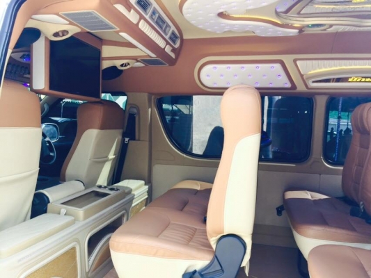 โทร 0922726669 ตันหยงเบสท์รถตู้ฝั่งธน COMMUTER ปี 2014  3,000cc ดีเซลล์ แต่งวีไอพี เบาะหนัง 4 แถว ราคา 1,079,000 บาท