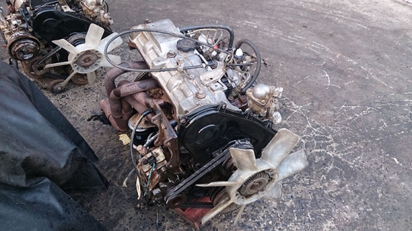 ขายเครื่องยนต์ดีเซลโตโยต้า 2L 18550 บาท