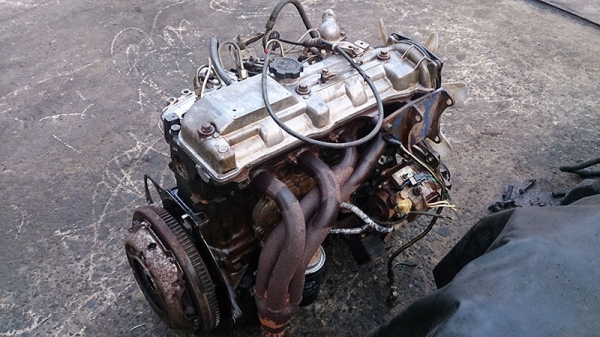 ขายเครื่องยนต์ดีเซลโตโยต้า 2L 18550 บาท