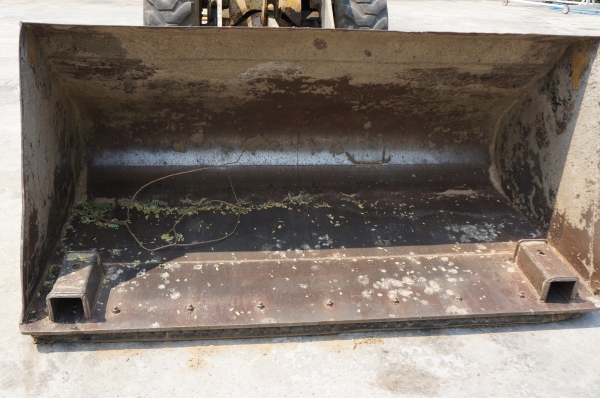 ขายรถตัก TCM 830  ต่อแขนแล้ว พร้อมใช้งาน