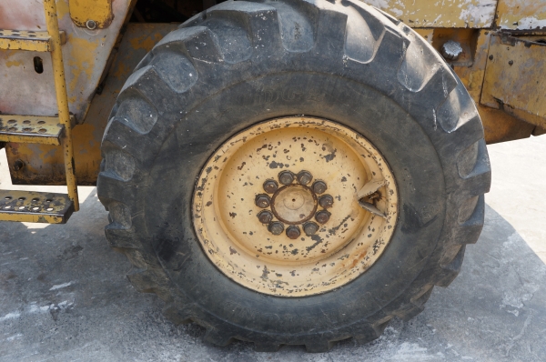 ขายรถตัก TCM 830  ต่อแขนแล้ว พร้อมใช้งาน