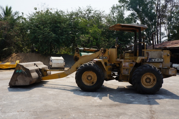 ขายรถตัก TCM 830  ต่อแขนแล้ว พร้อมใช้งาน