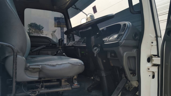 ขาย ISUZU FVM 32N2 230 แรงม้า กระบะล่อง ปี47