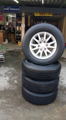 ขายล้อแม็ก pajero 17"&times;7.5" et38 6รู139.7 ยางปี10 bridgestone 265/65r17 ขายทั้งชุด 6,500 บาทครับสนใจติดต่อ ตาเล็ก ล้อและยาง 081-3747940