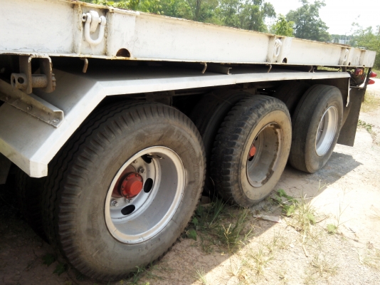 ขายหางพื้นเรียบสามมิตร 3 เพลาปี 2545 ราคา 350000