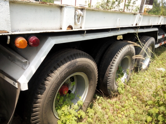 ขายหางพื้นเรียบสามมิตร 3 เพลาปี 2545 ราคา 350000