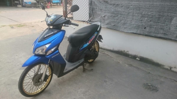 click เครื่องดีเยี่ยม พร้อมใช้งาน