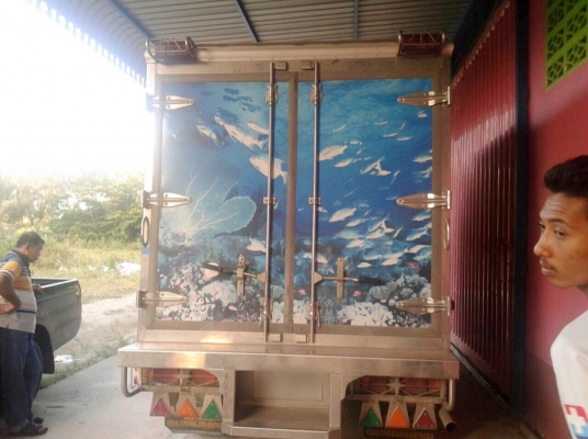 ขาย 6 ล้อ อีซูซุ  ตู้เปียก NMR 130 130  แรง สนใจติดต่อ 081-9420141  ,  081-5715326