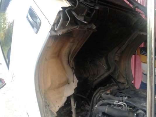 ขาย 6 ล้อ อีซูซุ  ตู้เปียก NMR 130 130  แรง สนใจติดต่อ 081-9420141  ,  081-5715326