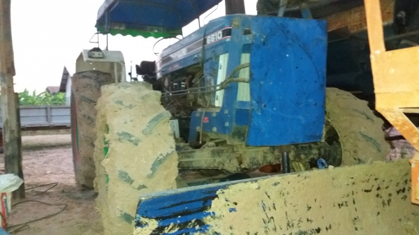 ขายรถไถฟอร์ด6610สองเพลาพร้อมลุยงานเพลาหน้าคาราโร่ดุมเรียบ ขายรถไถฟอร์ด6610สองเพลาพร้อมลุยงานเพลาหน้าคาราโร่ดุมเรียบ