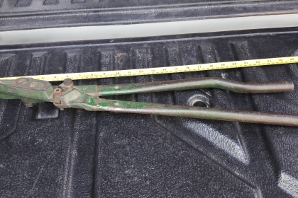 ขายกรรไกรตัดเหล็กแบน แหวน น๊อดงานเก่าสีเขียว