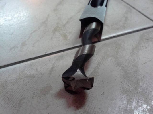 ขายดอกสว่านเจาะรูเหลี่ยมตรารวงข้าวงานเยอรมัน 3/8และ1/2 ขายดอกสว่านเจาะรูเหลี่ยมตรารวงข้าวงานเยอรมัน 3/8และ1/2