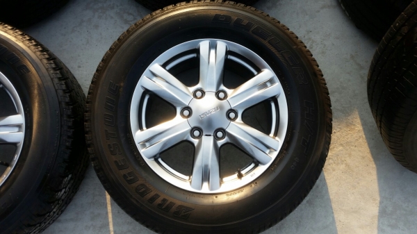 แม็กพร้อมยางอิซูซุ Mu-x ตัวพิเศษสีแบล็คโครม แม็กพร้อมยางอิซูซุ Mu-x ตัวพิเศษสีแบล็คโครม