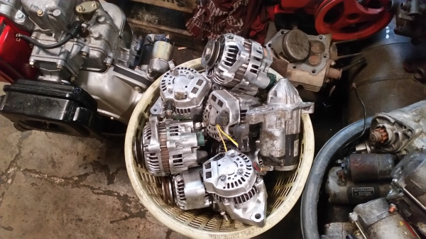 ไดชารจ์เครื่องยนต์ เก่าญี่ปุ่นสภาพสวย