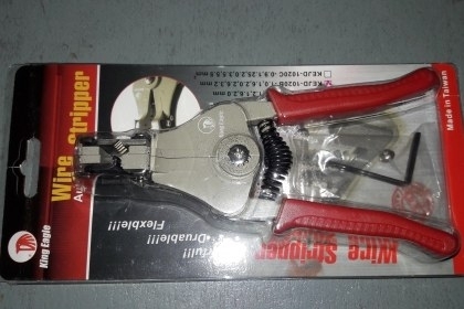 ขายคีมปอกสายไฟAUTO King Eagle. Made in Taiwan.