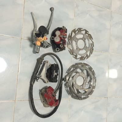 ขายปั้มบนและปั้มล่างและจานดิส ทั้งหมด ราคา 800 บาท พร้อมจัดส่ง โทร 099 - 1986308