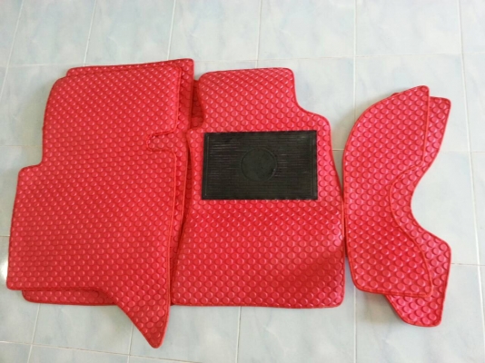 ขายพรมปูพื้น ลายกระดุม TOYOTA YIGO CHAM 4 ประตู  ราคา990บาท ( ของใหม่ ) พร้อมส่ง โทร 099 - 1986308