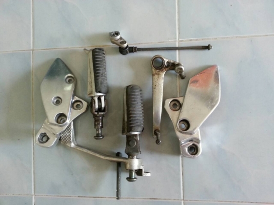 ขายพักเท้าหน้าเดิม YAMAHA XJR1200 ปี 96 ราคา 1,290 บาท พร้อมส่ง โทร 099 - 1986308