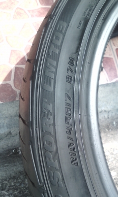 ขายยาง Dunlop LM703 215/45/17 ปี 13