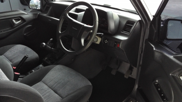 ซูซูกิวีทาร่า 4W รถบ้าน สวยเดิมๆ ซูซูกิวีทาร่า 4W รถบ้าน สวยเดิมๆ