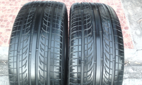 ขายยาง Kumho 215/45/17 ปี 12*13