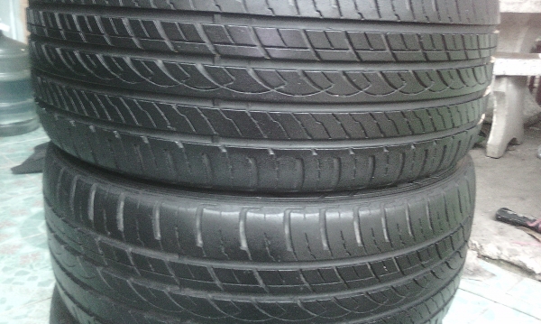 ขายยาง Tracmax 215/40/17 ปี 12