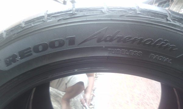ขายยาง Bridgestone 225/45/17 ปี 10