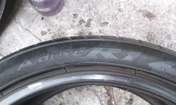 ขายยาง Yokohama 225/48/18 ปี 10