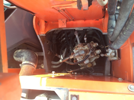 ขายด่วน รถขุด HITACHI ZX135US ปี 2006  สภาพสวย มีลายหัวกระแทก  เก่าญี่ปุ่น  เครื่อง ปั๊มดี   เอวแน่น  สนใจโทร  089-7462641สุวรรณีจ้า