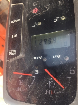 ขายด่วน รถขุด HITACHI ZX135US ปี 2006  สภาพสวย มีลายหัวกระแทก  เก่าญี่ปุ่น  เครื่อง ปั๊มดี   เอวแน่น  สนใจโทร  089-7462641สุวรรณีจ้า