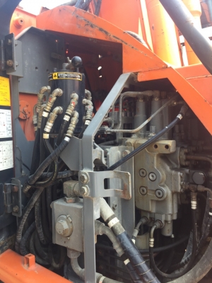 ขายด่วน รถขุด HITACHI ZX135US ปี 2006  สภาพสวย มีลายหัวกระแทก  เก่าญี่ปุ่น  เครื่อง ปั๊มดี   เอวแน่น  สนใจโทร  089-7462641สุวรรณีจ้า