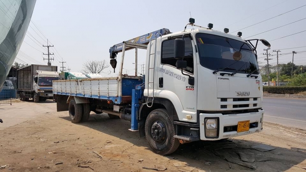 6ล้อ240ปี53 ติดเครน 5 ตัน กระบะยาว 6.80 รถสวยเดิมยางเต็ม เครน 3 ชัก พร้อมทำงาน