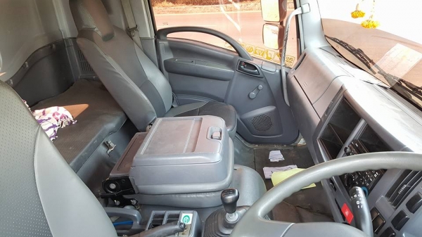 6ล้อ240ปี53 ติดเครน 5 ตัน กระบะยาว 6.80 รถสวยเดิมยางเต็ม เครน 3 ชัก พร้อมทำงาน 6ล้อ240ปี53 ติดเครน 5 ตัน กระบะยาว 6.80 รถสวยเดิมยางเต็ม เครน 3 ชัก พร้อมทำงาน