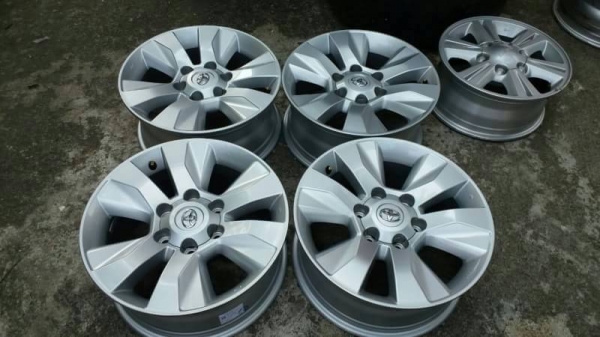 ล้อ toyota revo ขอบ 17 6รู ถอดป้ายแดง ชุดล่ะ 9500
