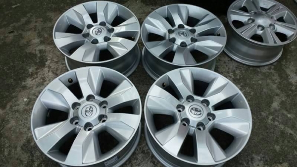ล้อ toyota revo ขอบ 17 6รู ถอดป้ายแดง ชุดล่ะ 9500