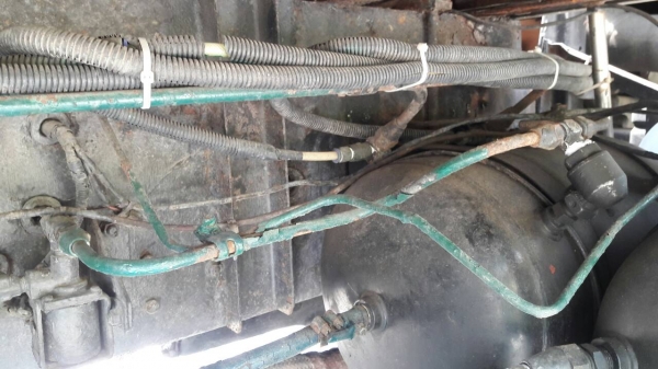 รถฮีโน่ 10 ล้อ ตู้เย็น FL3H  195 แรงม้า. ปี 36.    สนใจติดต่อ  081 - 6079515