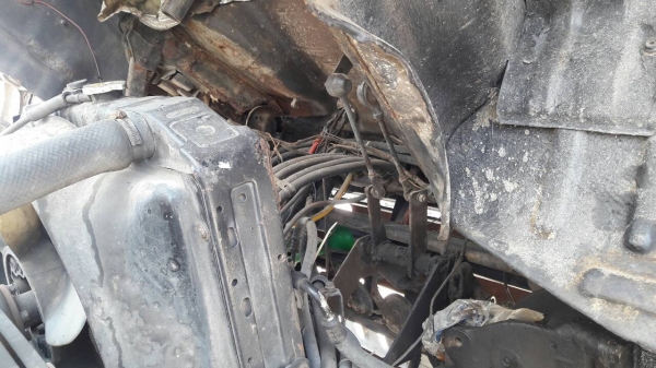 รถฮีโน่ 10 ล้อ ตู้เย็น FL3H  195 แรงม้า. ปี 36.    สนใจติดต่อ  081 - 6079515