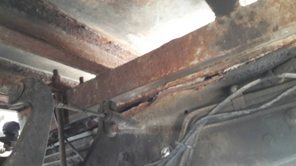 รถฮีโน่ 10 ล้อ ตู้เย็น FL3H  195 แรงม้า. ปี 36.    สนใจติดต่อ  081 - 6079515