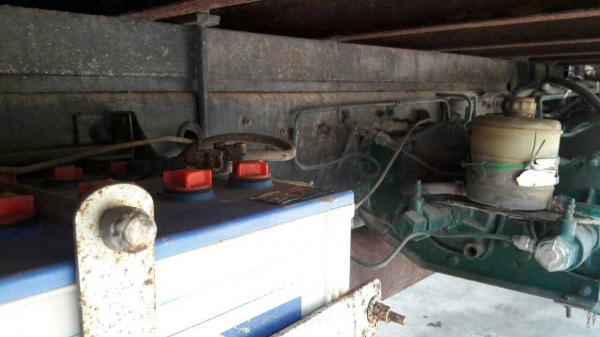 รถฮีโน่ 10 ล้อ ตู้เย็น FL3H  195 แรงม้า. ปี 36.    สนใจติดต่อ  081 - 6079515