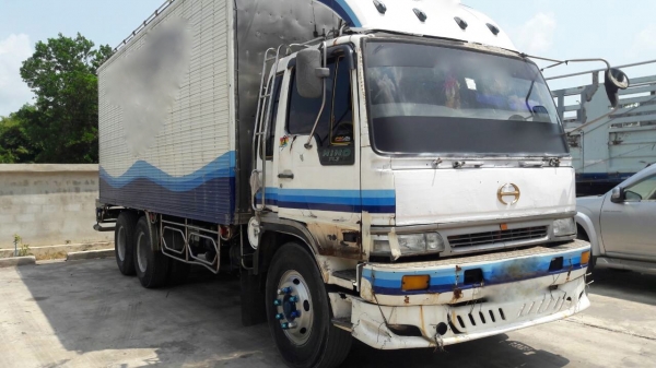 รถฮีโน่ 10 ล้อ ตู้เย็น FL3H  195 แรงม้า. ปี 36.    สนใจติดต่อ  081 - 6079515