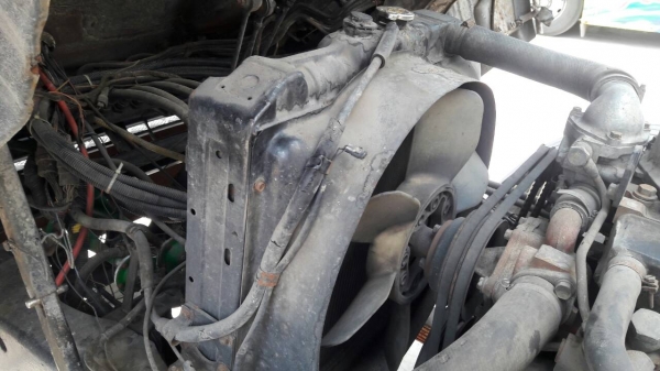 รถฮีโน่ 10 ล้อ ตู้เย็น FL3H  195 แรงม้า. ปี 36.    สนใจติดต่อ  081 - 6079515