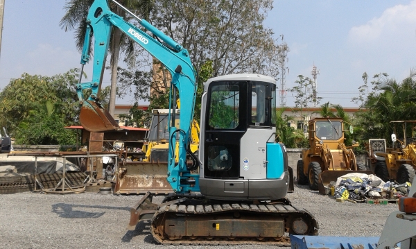ต้องการขายรถขุดยี่ห้อ KOBELCO -SK45SR-2 นำเข้าจากญี่ปุ่น