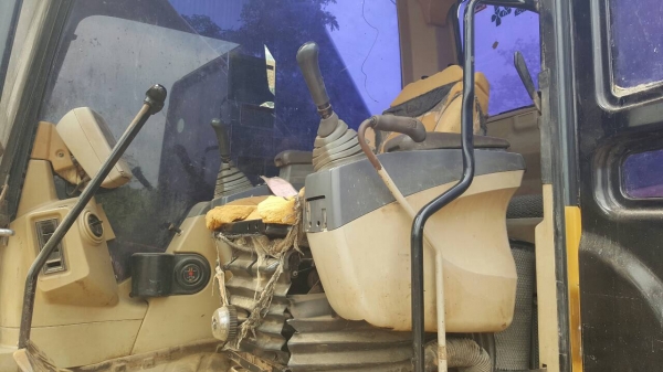 ขาย แบคโฮ CAT 320 C เอกสารเล่มทะเบียนครบ ไฟเต็ม เครื่องดี ช่วงล่างแน่น ราคาต่อรองได้ ขาย แบคโฮ CAT 320 C เอกสารเล่มทะเบียนครบ ไฟเต็ม เครื่องดี ช่วงล่างแน่น ราคาต่อรองได้