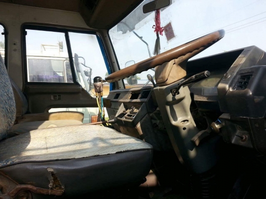 ขายรถ10ล้อ ดั้ม2เพลา เครื่อง195แรง โลฮาย10สปีด พาวเวอร์ ทิฟฟี่ เอกสารพร้อมโอน สนใจโทร 090-8588220คุณนะ 093-3258446คุณบิว หรือเข้าดูสินค้าอื่นๆได้ที่ www.truck.in.th/498 หรือเพจFacebook ณรงค์ ซื้อขายรถมือสอง (เว็บไซต์ส่วนตัว) หรือFacebook คุณนะ รถบรรทุก