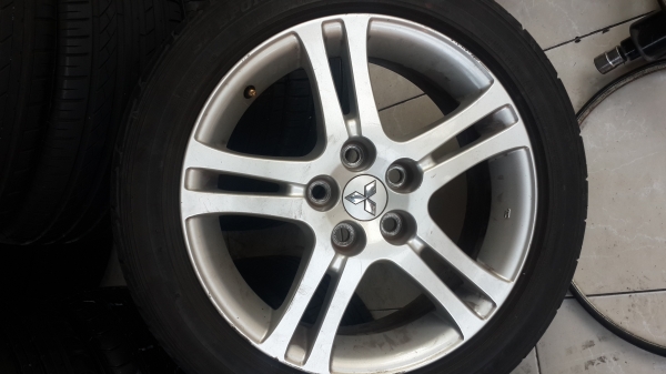 ขายล้อแม็กห้าก้านคู่ ขอบ17&rdquo; 5รู 114 เดิมติดรถ SpaceWagon ขายถูกทั้งชุด 4วง 5,000บาท โทร.0815818666 ชา